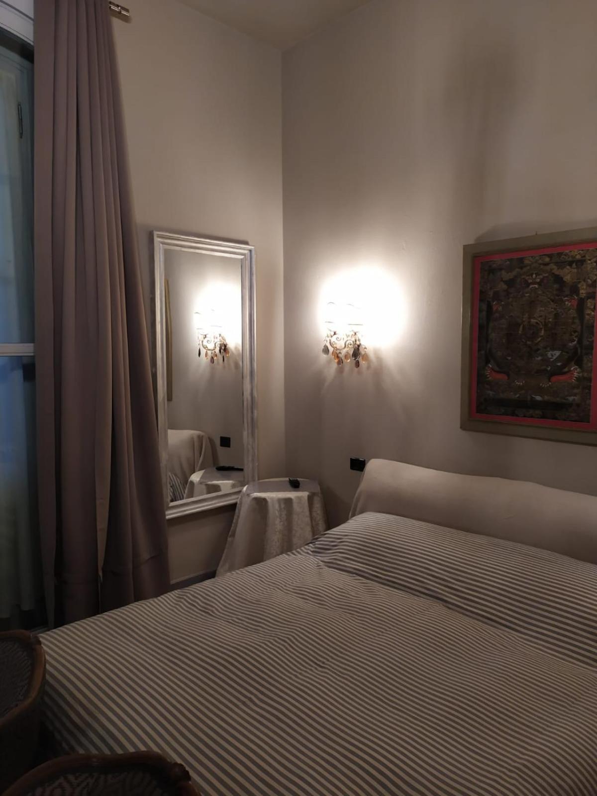 Camera Navigli Con Bagno Privato Séjour chez l'habitant Milan
